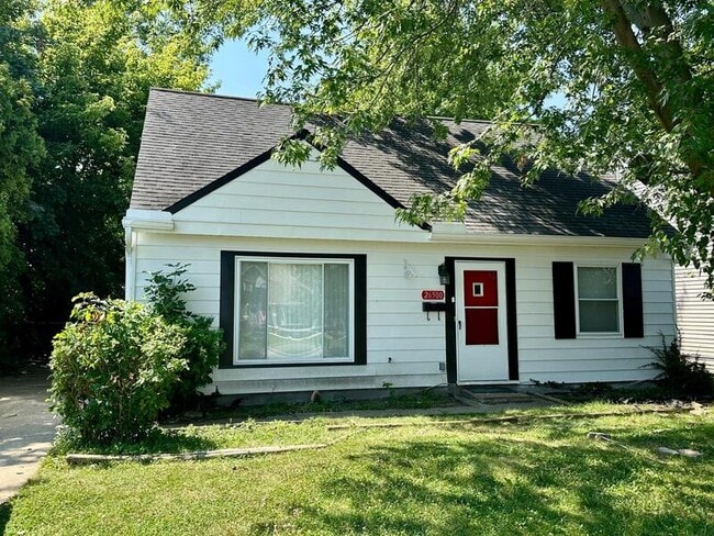 Building Photo - 26500 Drakefield Ave Rental