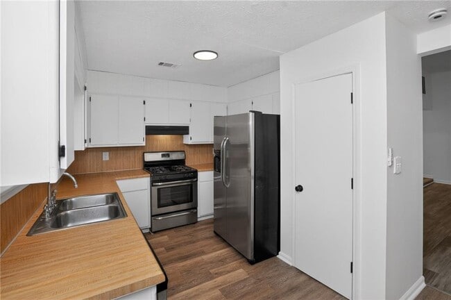 Photo - 3208 Berrong Way