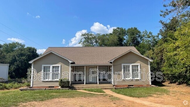 Building Photo - 2021 Center Rd Rental