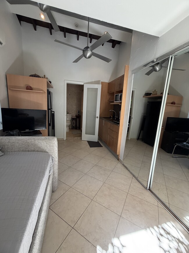 Photo - 2539 Swanson Ave