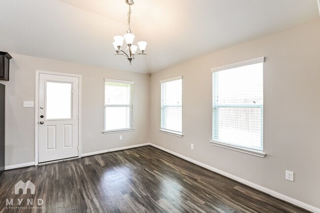 Photo - 16658 Bluefin St