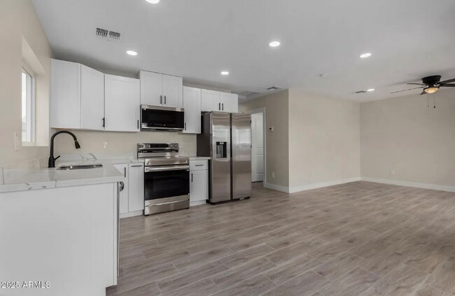 Photo - 1009 S 17th Ave Unit A