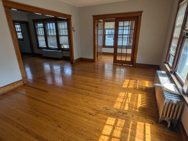 Building Photo - 215 Peck Ave Unit 2 Rental