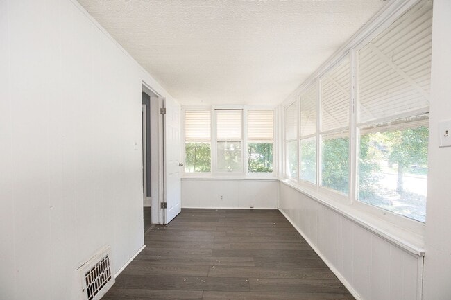 Photo - 2 BED 1 BATH SINGLE FAMILY HOME IN EUCLID!