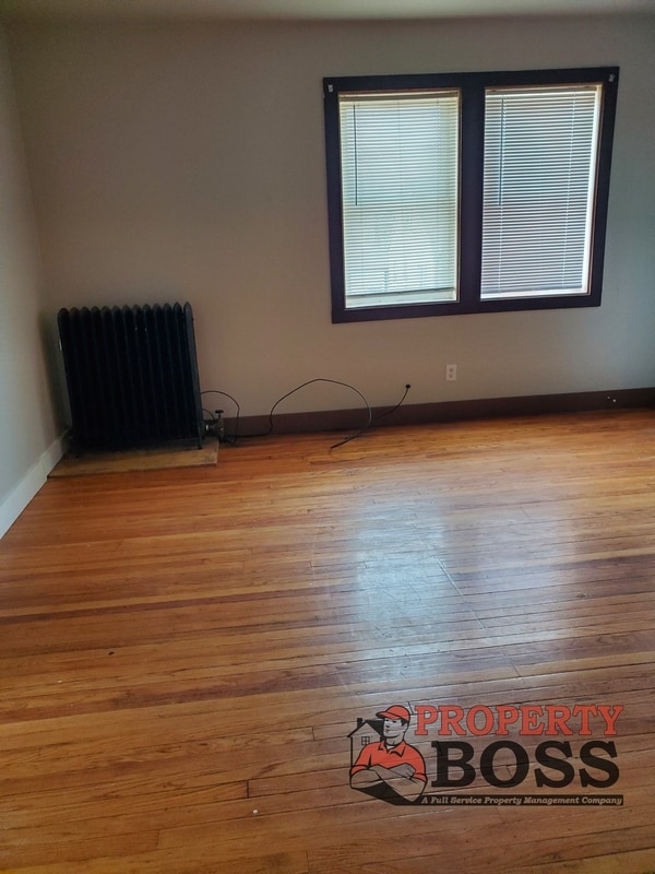 Photo - 1502 Broadway St