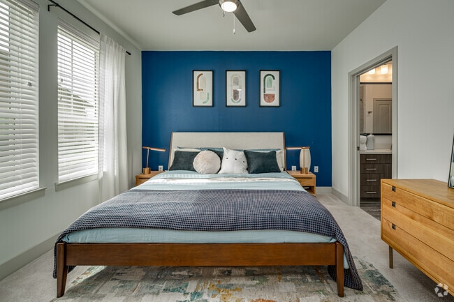 2BR, 2BA - 1,228SF