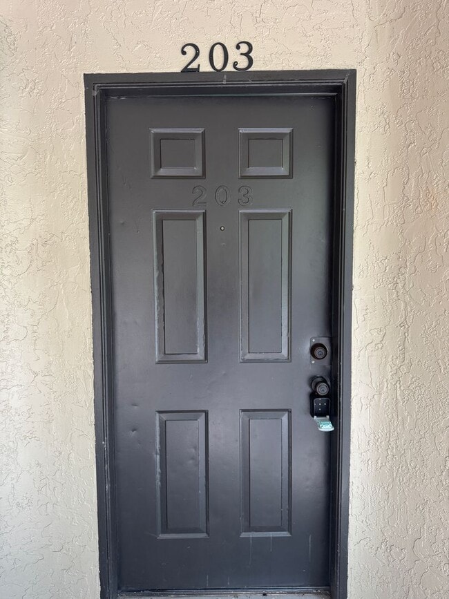 Building Photo - 2 Bed, 2 Bath First-Floor Condo in Altamon... Unit 203