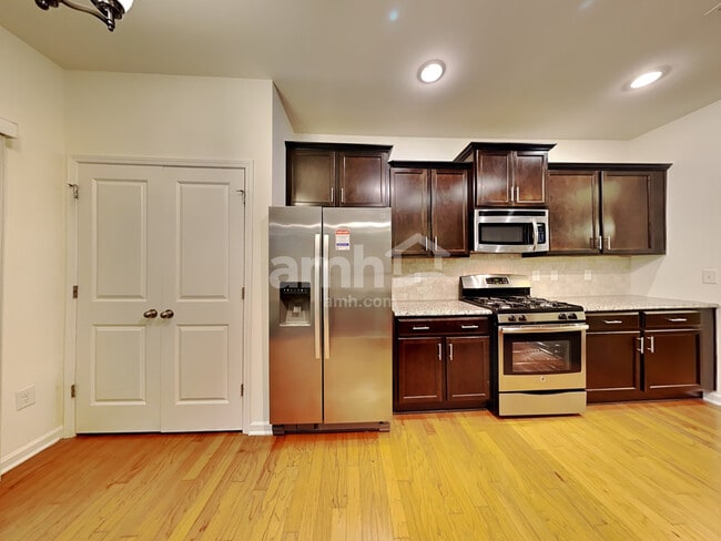 Photo - 117 Lyonshall St