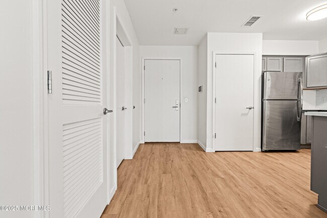 Photo - 165 Pavilion Ave Unidad 303