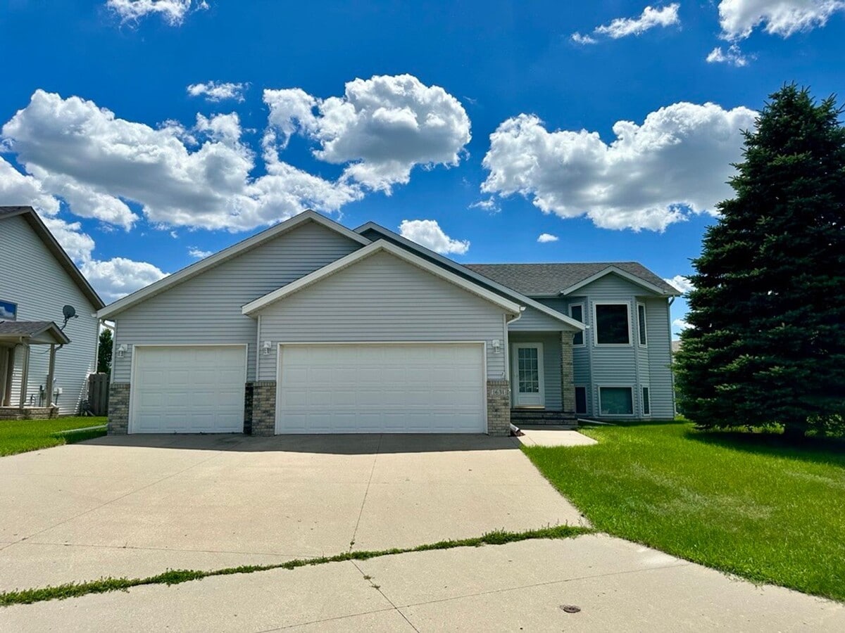 Photo - 1631 51st St S Casa