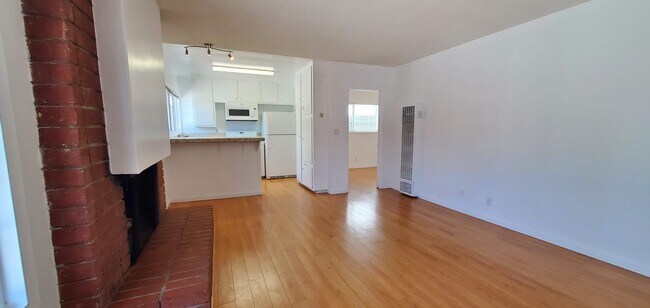 3822 Ocean Dr Unit 3822OCEANDR.MANHATTAN