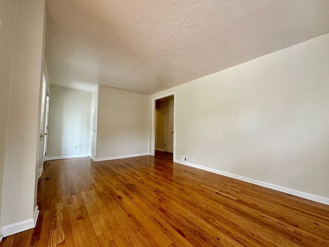Photo - Beautiful 2 bedroom, 1.5 bathrooms plus an office!! Available NOW!