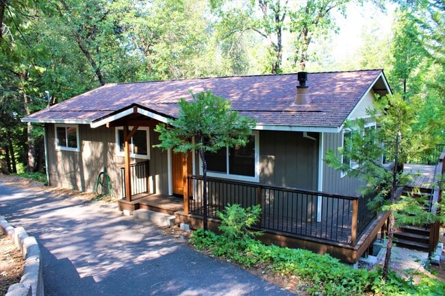 Gorgeous Fully Furnished 3 Bedroom Home Ne... - Gorgeous Fully Furnished 3 Bedroom Home Ne...