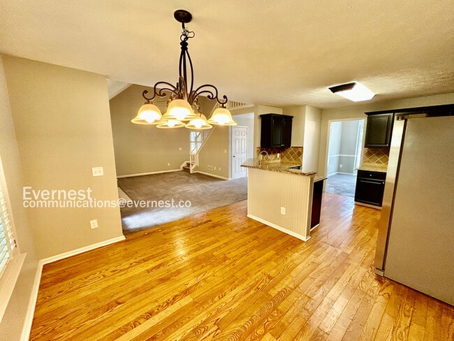 Photo - 715 Welford Rd NW