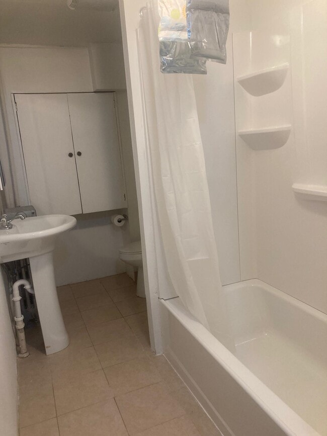 Photo - 527 Garden St