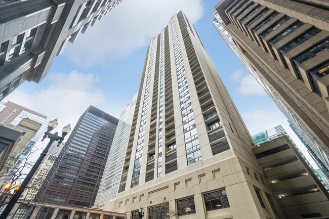 Building Photo - 200 N Dearborn St Unit 1103 Rental