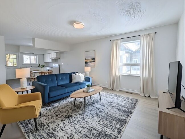 Building Photo - 6 Caithness St W Unit 2