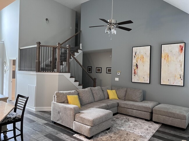 Photo - 557 Dexter Dr