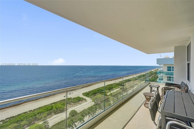 Building Photo - 9225 Collins Ave Unit 1402