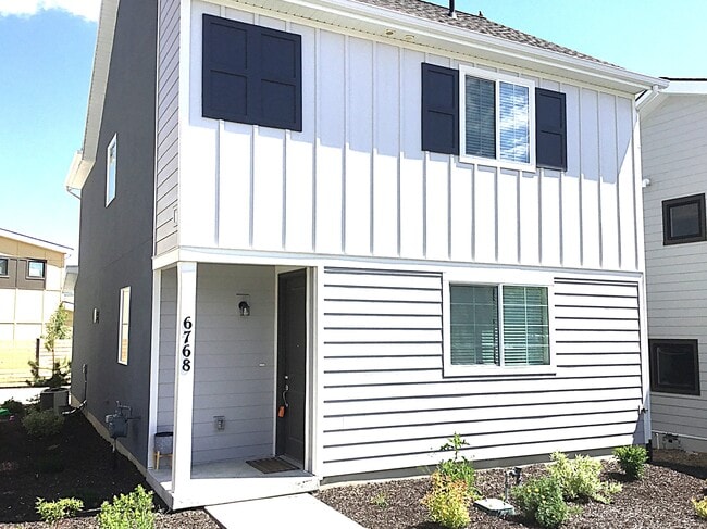 Building Photo - 6768 N Silver Gate Dr Rental