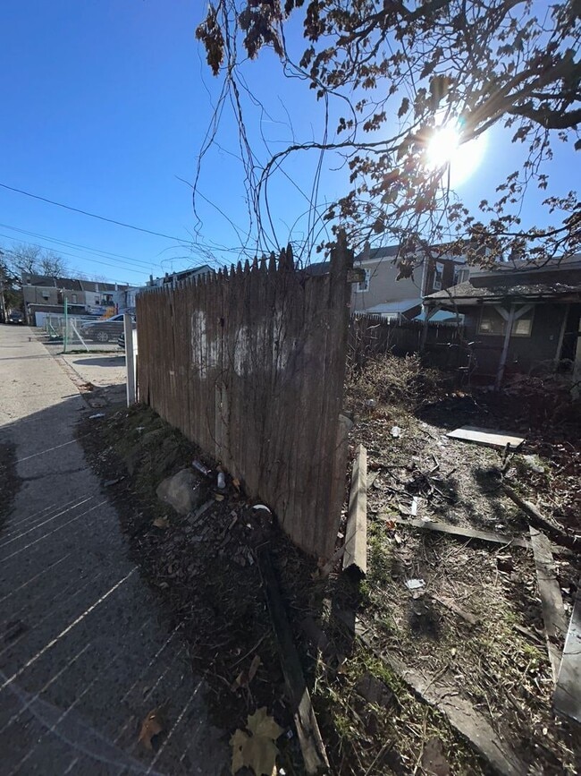 Photo - 104 Fulton St