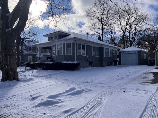 Photo - 98 Charlotte St