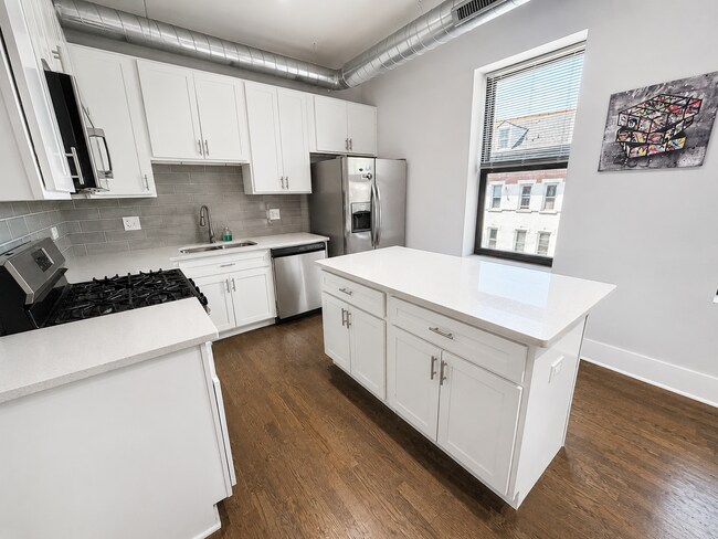 Photo - 1044 W 18th St Unit #3R