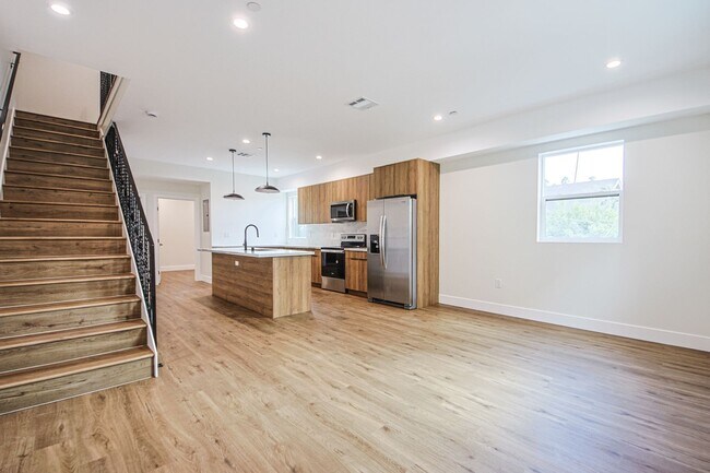 Photo - 4351 Victoria Park Dr Unidad 4351