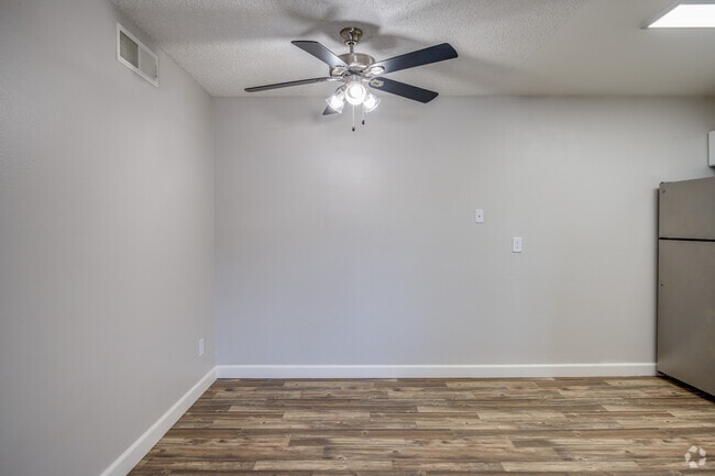 2HAB, 2BA - 950 ft²