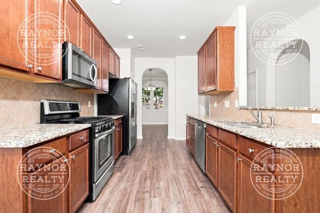 Photo - 320 Hammond Oak Ln