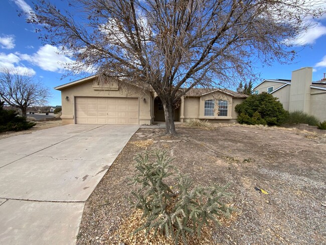 3 Bedroom Single Story Home Available HWY ... - 3 Bedroom Single Story Home Available HWY ...