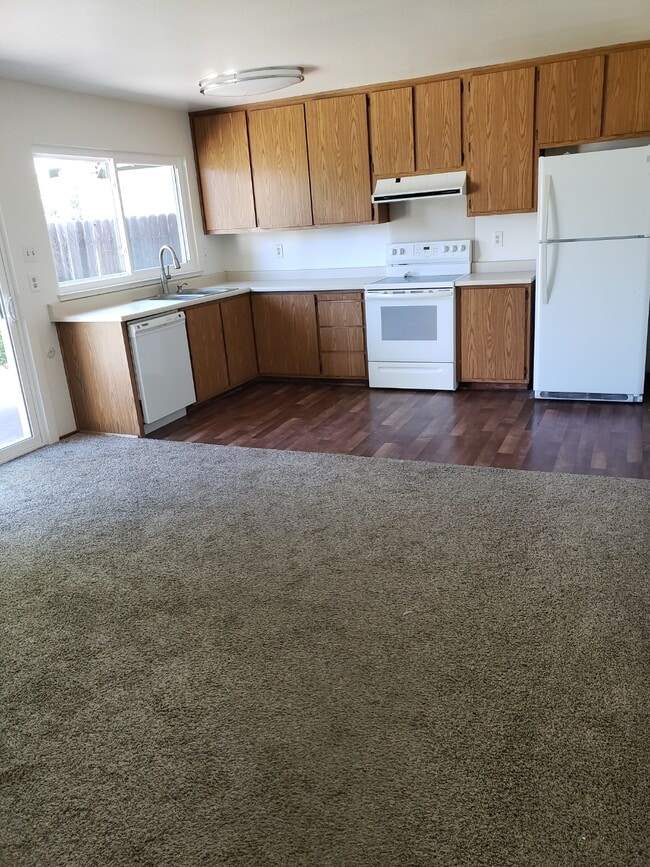 Photo - 9250 Medallion Way