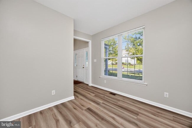 Photo - 1045 Fallbrook Ln