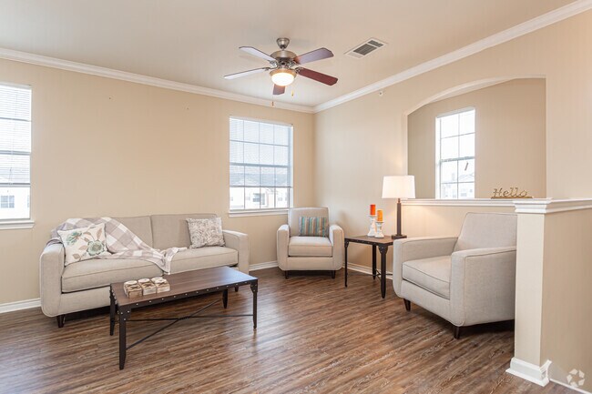 2 habitaciones, 2 baños - 1050 pies cuadrados - Zachary Parkside Apartments