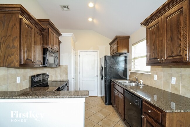 Photo - 505 Cooper Ct