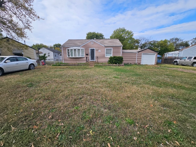 Building Photo - 6207 Fay Dr