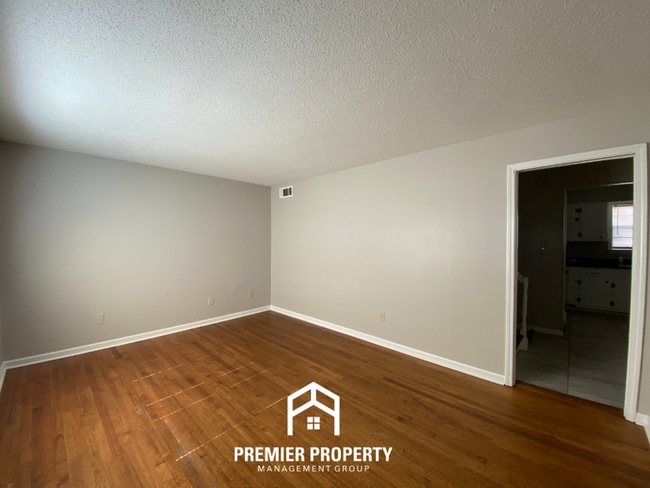 Photo - Spacious 4BR/2BA Home w/ Hardwood Floors & Fenced Yard in Memphis