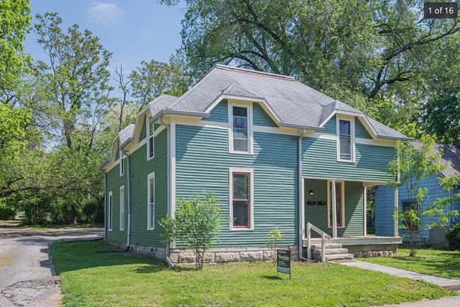 Building Photo - 1022 W 7th St Rental