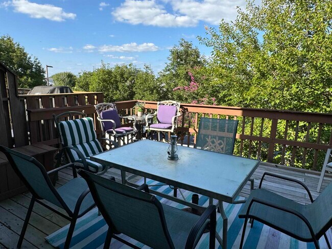 25 Beacon Ln
