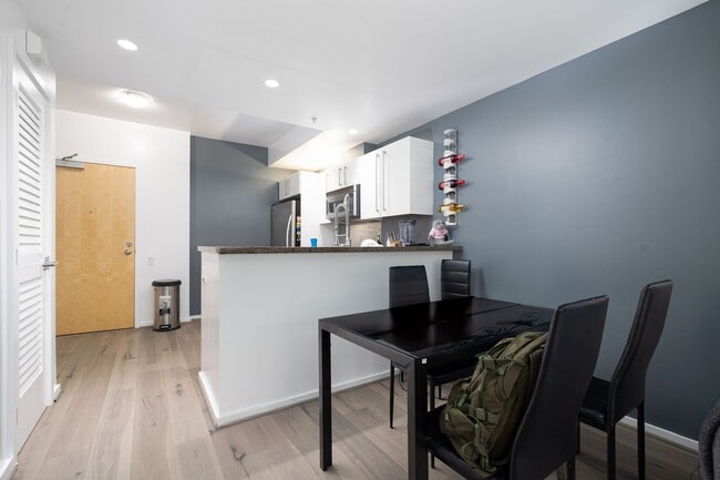 Photo - 1BD/1BATH Perfectly situated 1 bedroom condo for rent in Downtown! Unit 204