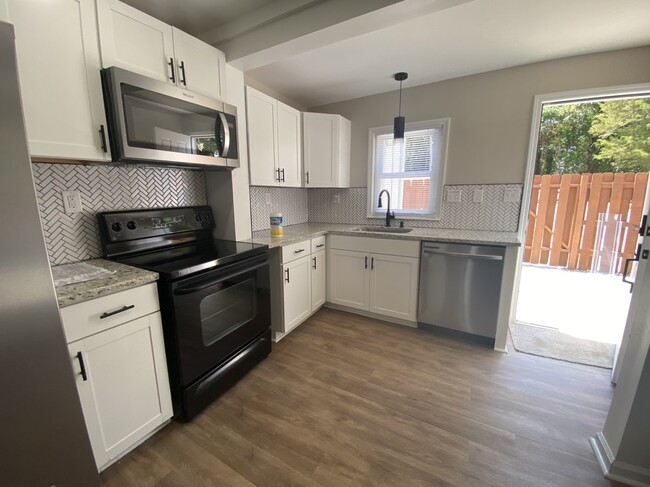 Kitchen - 311 Penniman Rd Apartments