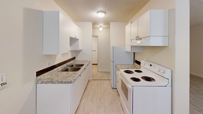 Photo - 9515-9100 100 Ave. Unit 303