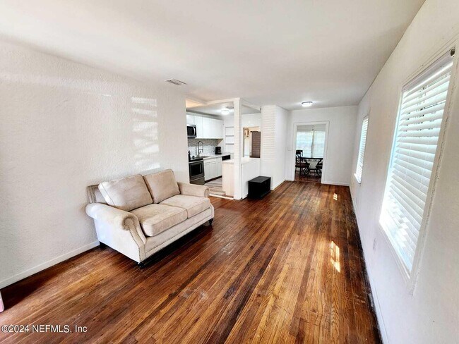 Photo - 1823 E 25th St