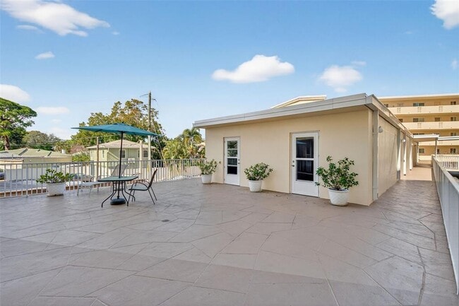 Photo - 1200 N Shore Dr NE Unit 201 furnished