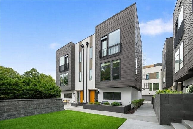 Building Photo - 52 Reynolds Square Ln