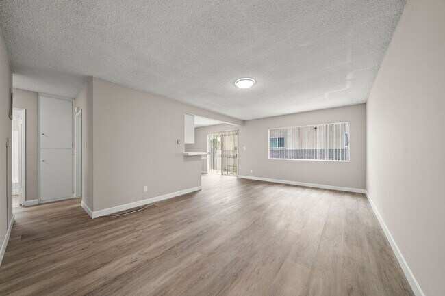 Photo - 13627-13737 1/2 Lemoli Ave