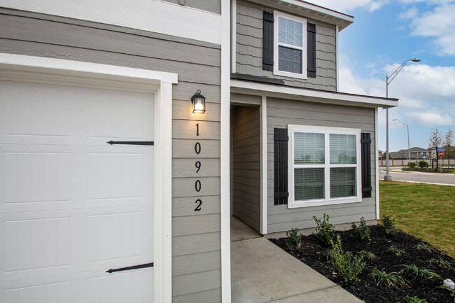 Photo - 10902 Chatham Ct