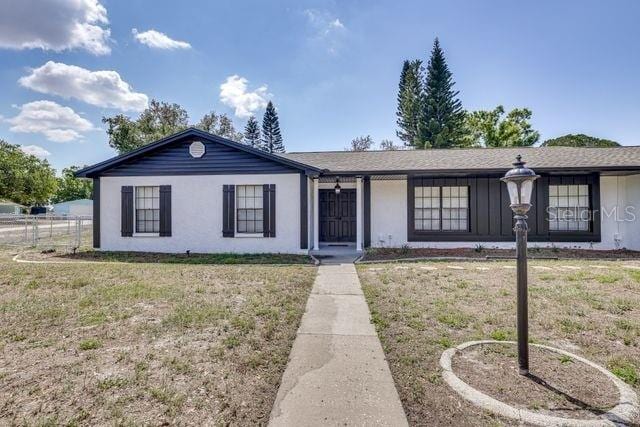 920 Lakeview Dr