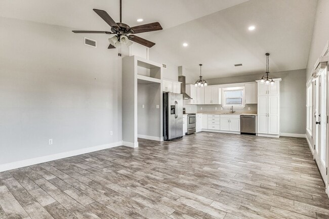 5601 Bayou St John Ave