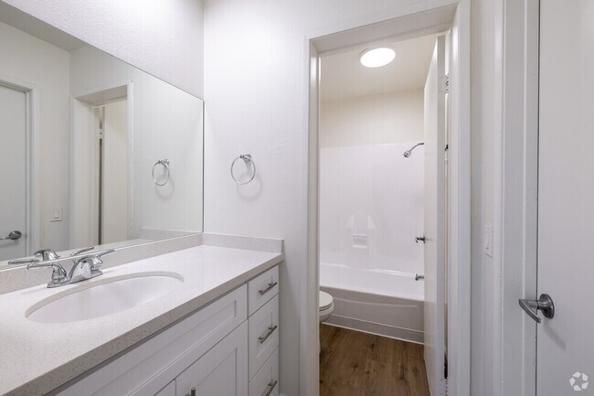 Photo - Oak Tree Apartments